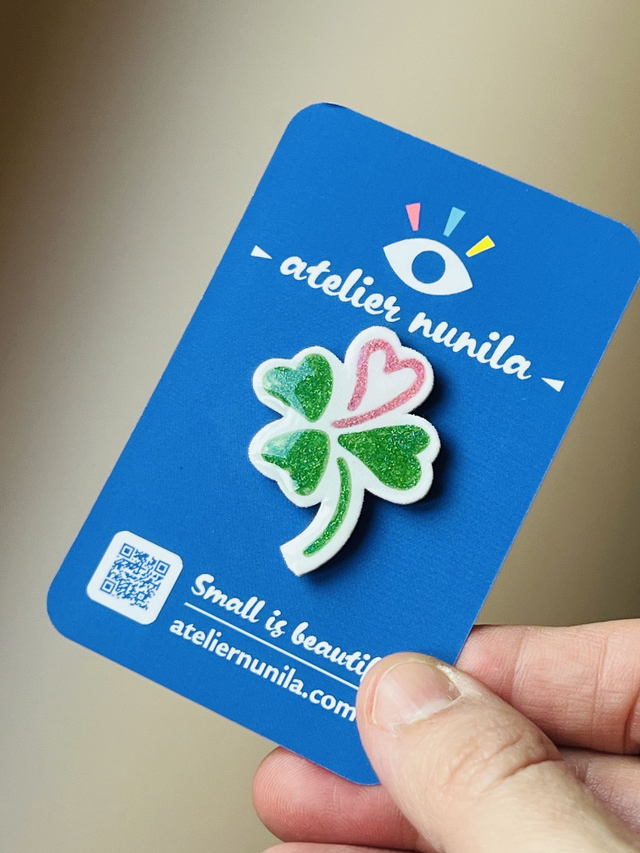 Glitter Four-Leaf Clover Pin – Sparkly Good Luck Charm for Love and Life – Lucky Accessory or Gift