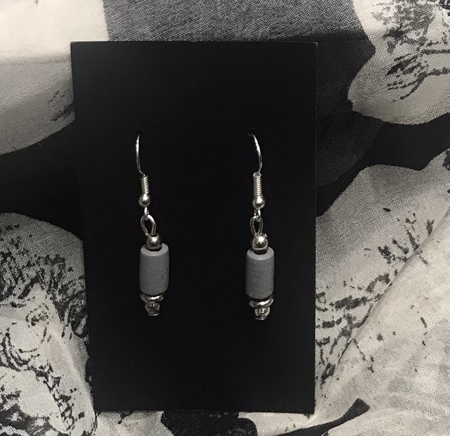 Grey Dangling Earrings - GRDE09