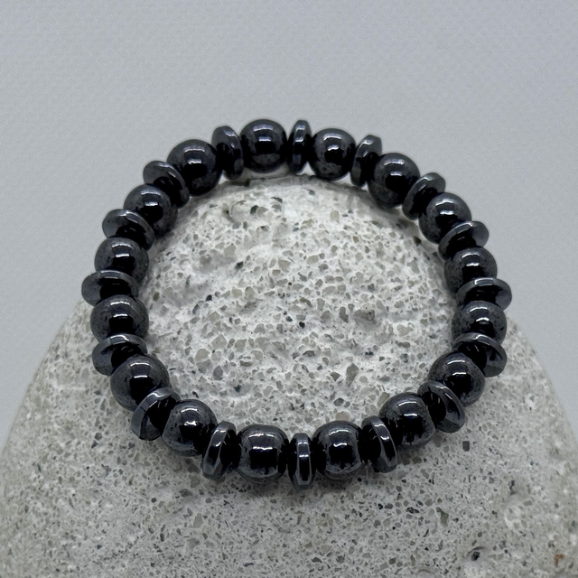 Bracelet 100 % hématite – sobriété brute &amp; puissance maîtrisée