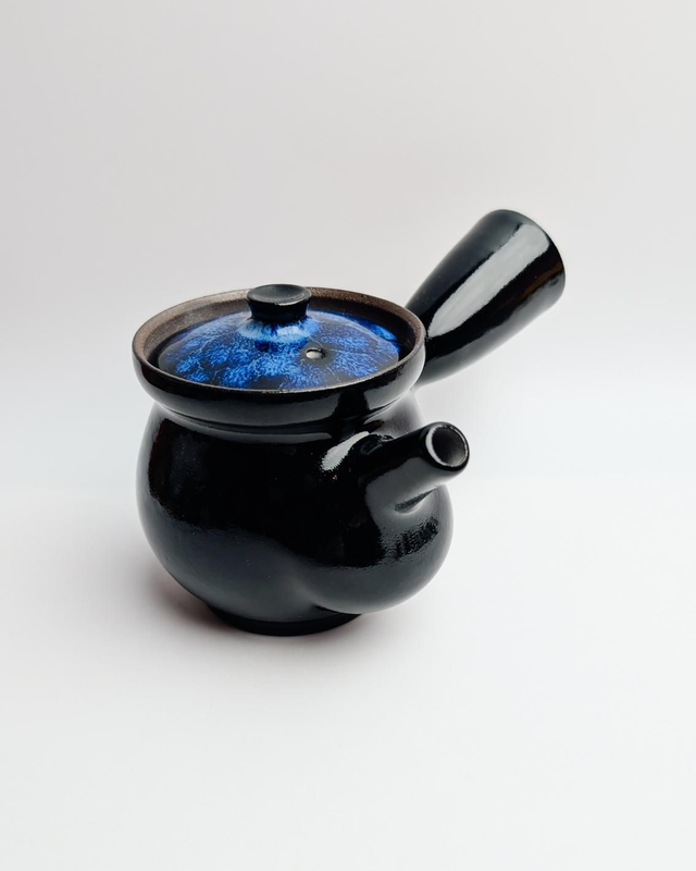 Yokode no kyusu "kra na zamarzniętym jeziorze"