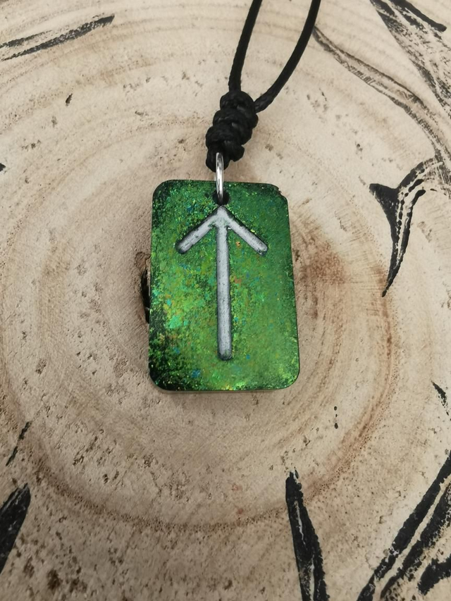 Collier Tiwaz vert holo 