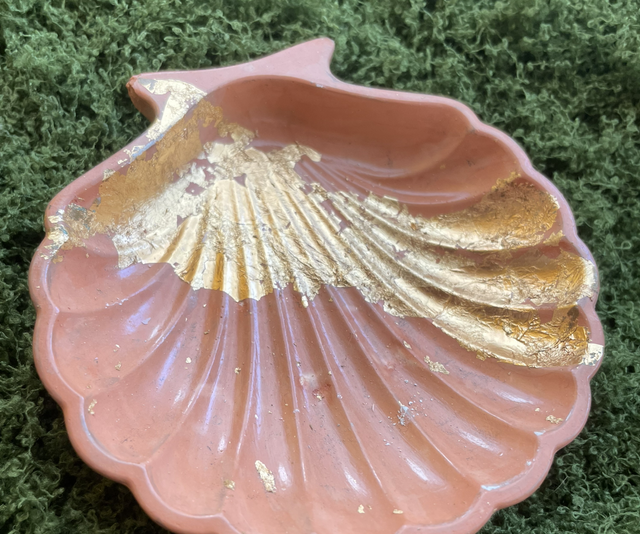 Coquille or et terracotta