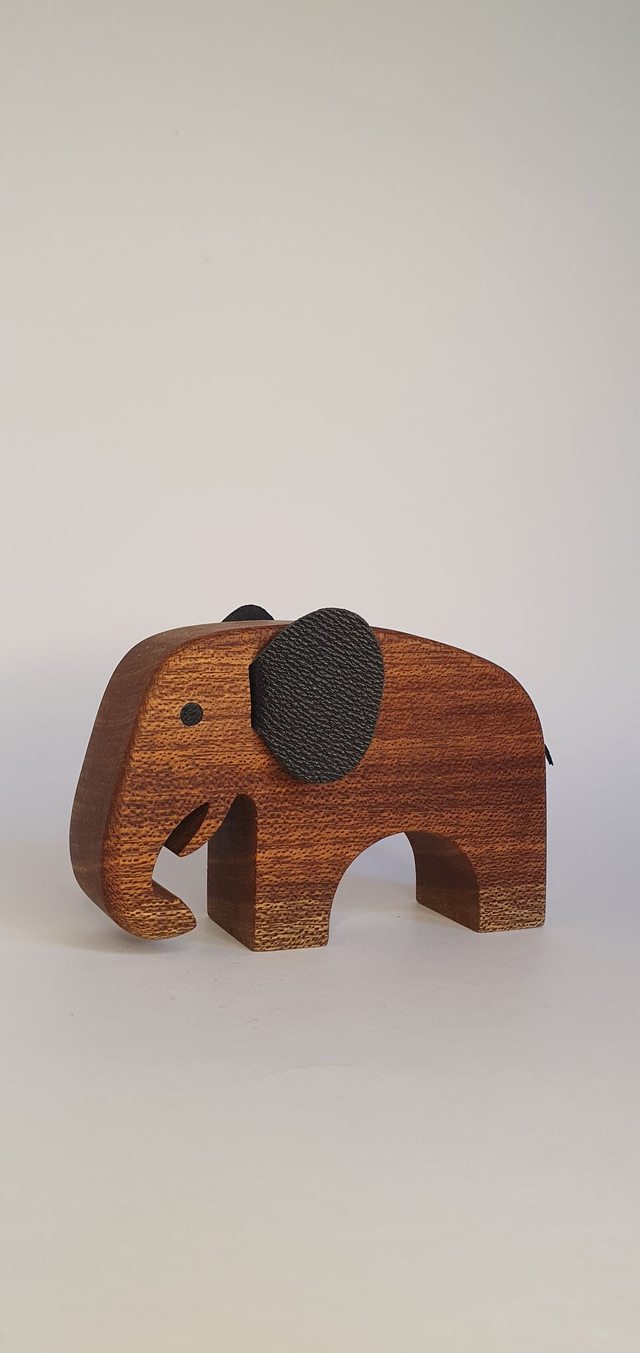 Eléphant décoratif &quot;grand&quot; en bois de niangon et cuir noir