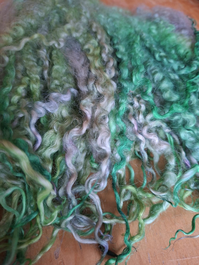 Boucles26004 teeswater teinté main 32g