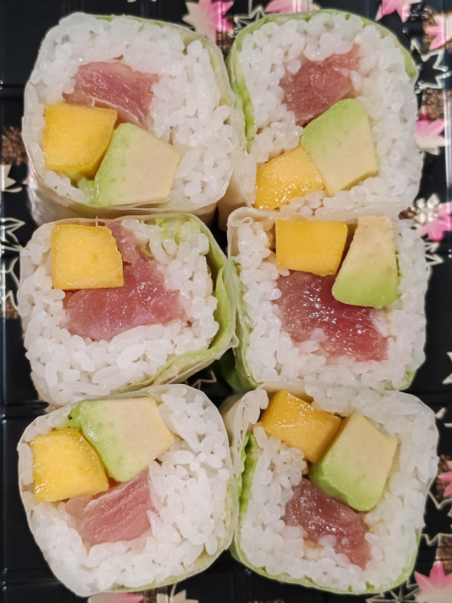 Spring roll thon, avocat, mangue, coriandre x6