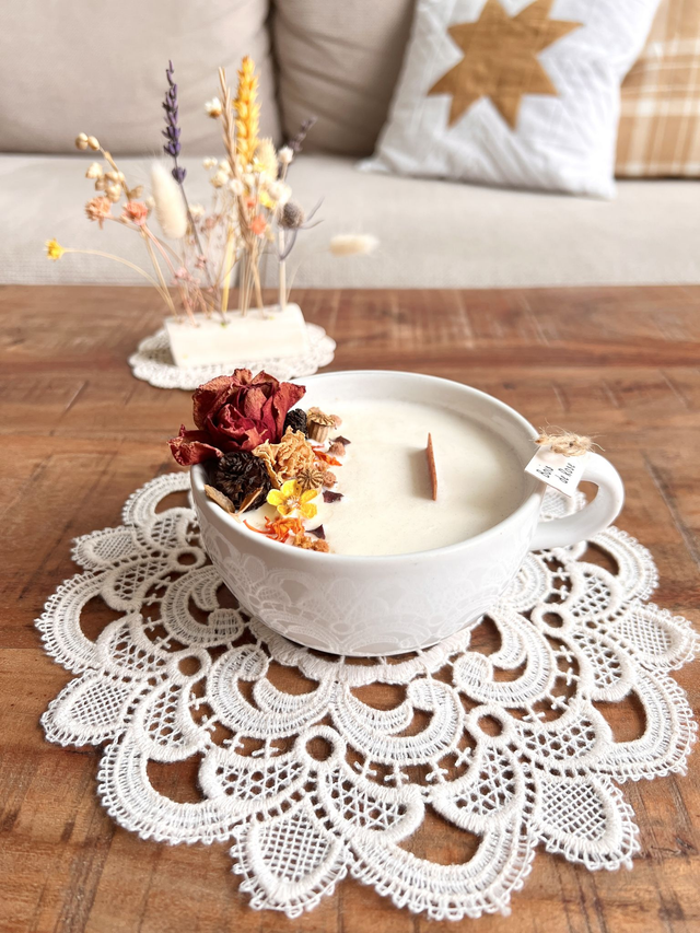 ✨ Bougie Bois de rose - grande tasse à thé "blanche"