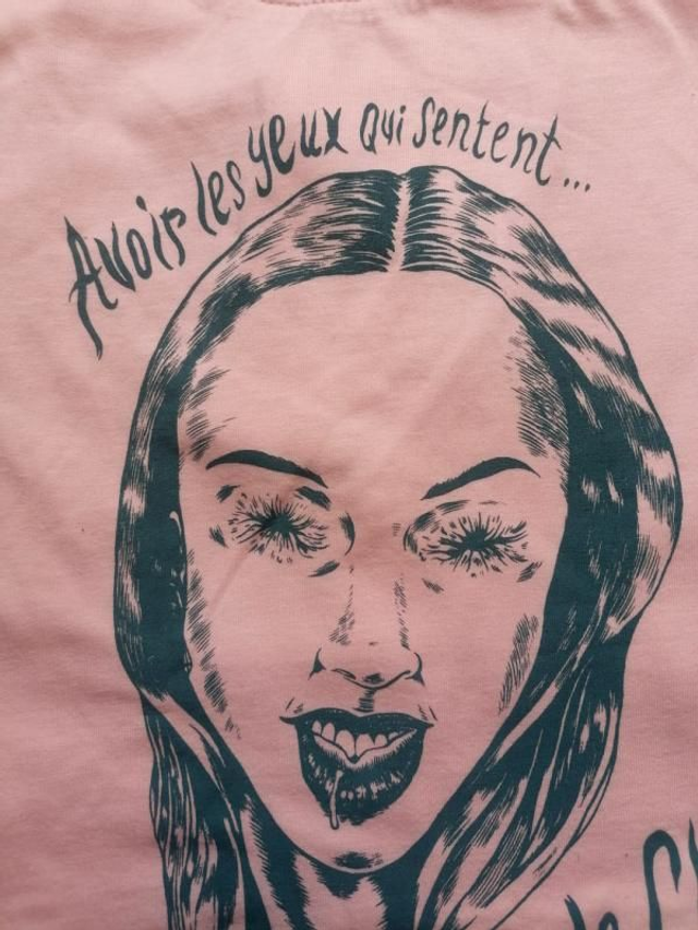 TEE SHIRT "AVOIR LES YEUX QUI SENTENT..."