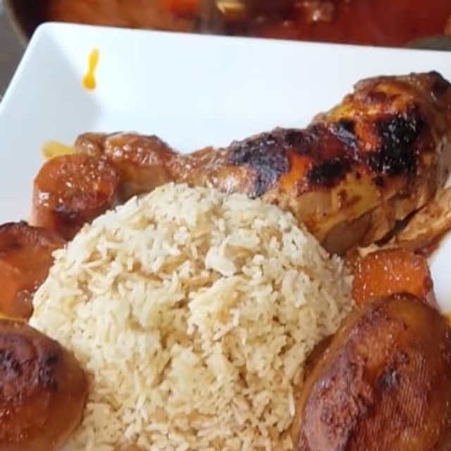 Hänchen Batata Teller vom Ofen mit Reis 