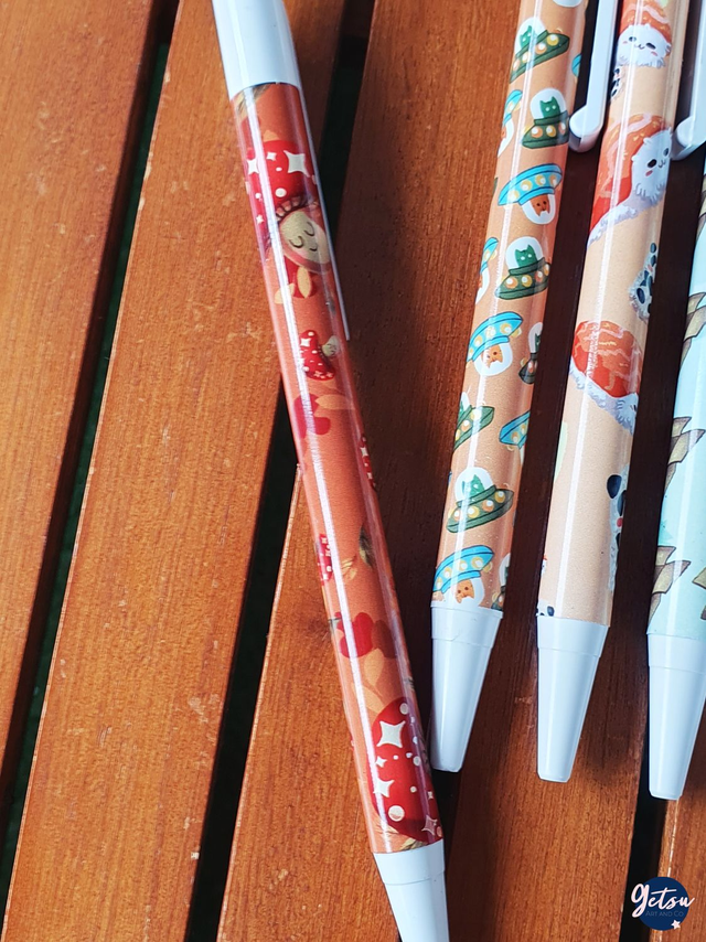 Stylo champignons et feuilles