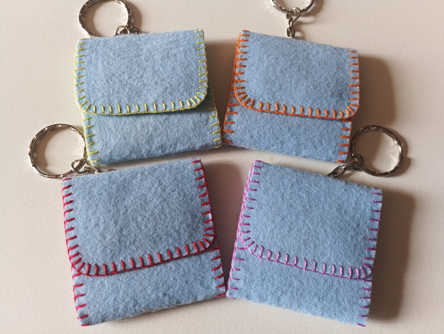 Llavero 3 en Raya Celeste