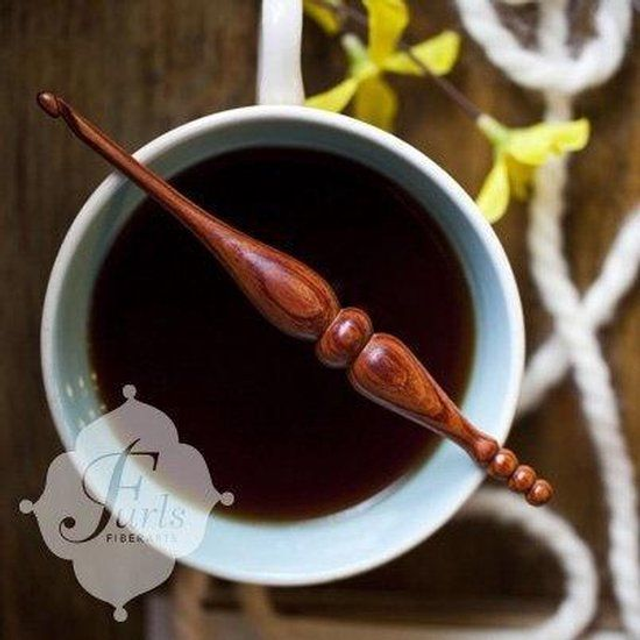 FURLS | Rosewood haaknaald 3,75