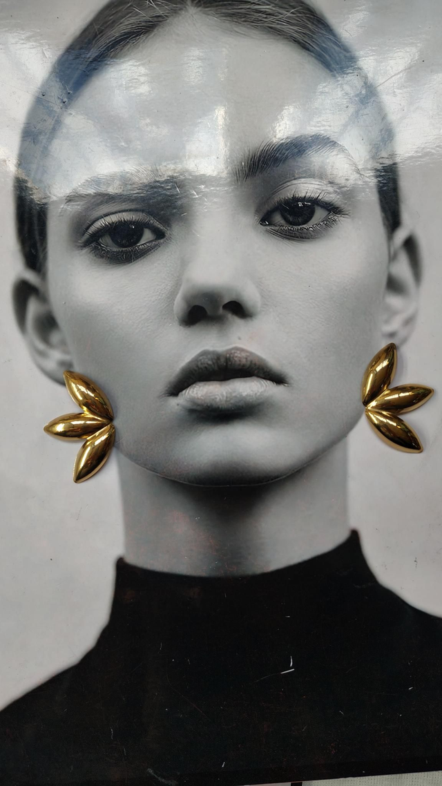 Orecchini fiore a bottone 