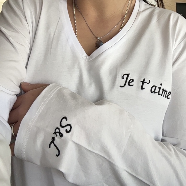 T-shirt col V personnalisable  ~ brodé manches longues 