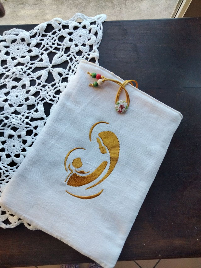 Pochette à livre brodée Vierge à l&#039;enfant