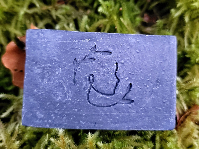 B. SAVON ENVOÛTANT - Ylang ylang, Basilic