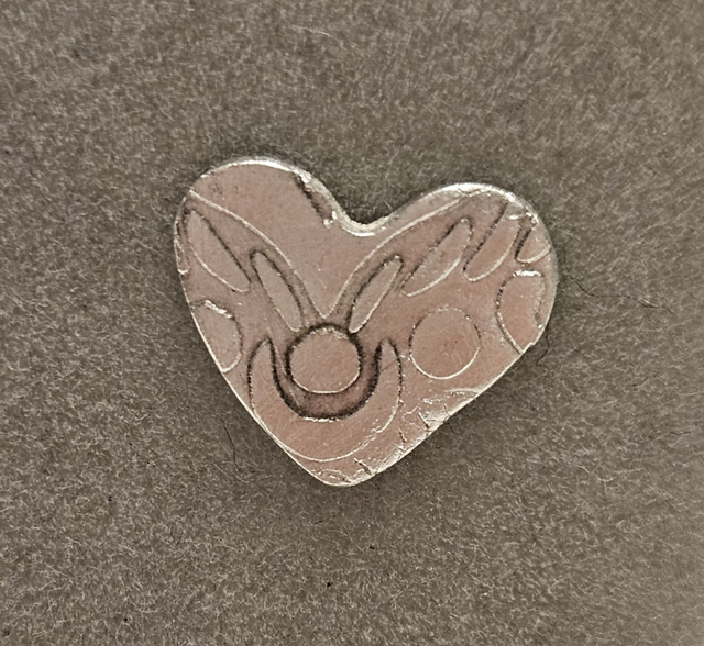 One dot pattern silver heart studs