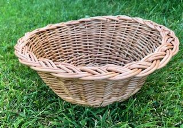 LR01 Bread / Fruit Basket by Laura Rowlatt ,  Willow