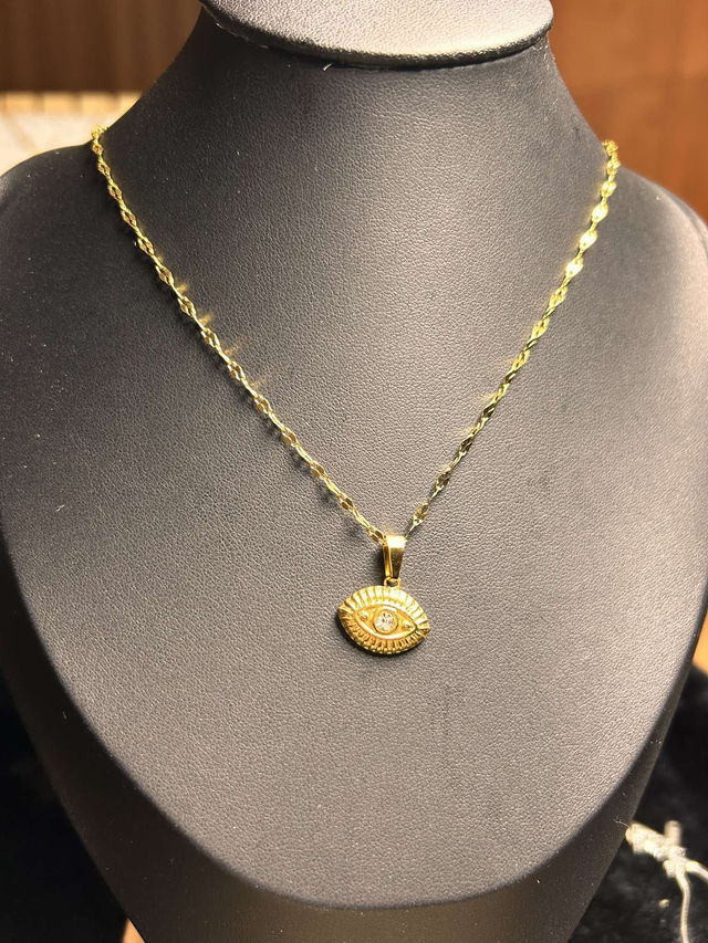 Eye Lucky Gold