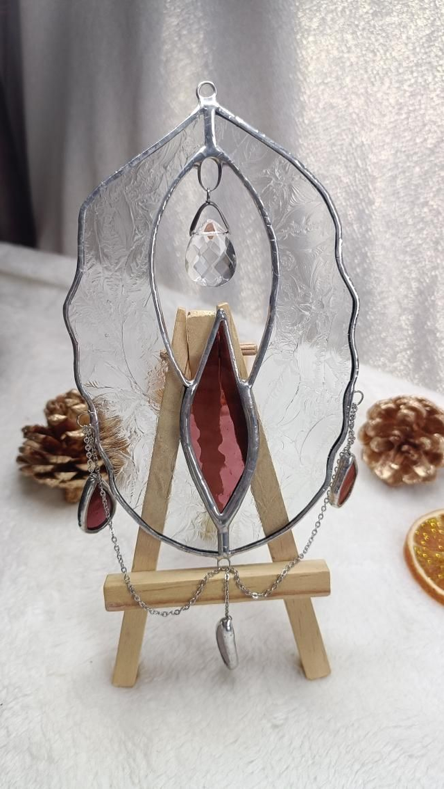 Vulva Queen violet cathédrale 