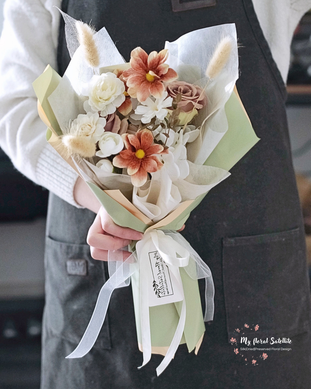 Almond Beige | Glimmer Bouquet | Gentle Pastel Arrangement 