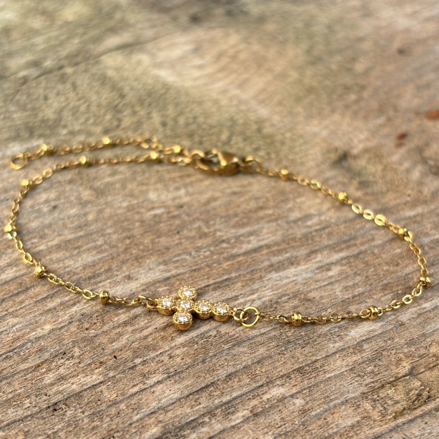 Bracelet croix strassée