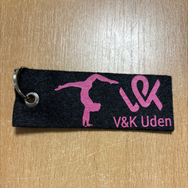 Sleutelhanger Turnen dames zwart roze opdruk