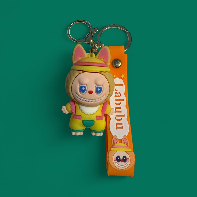 0653 - Labubu - beige - gele kleding