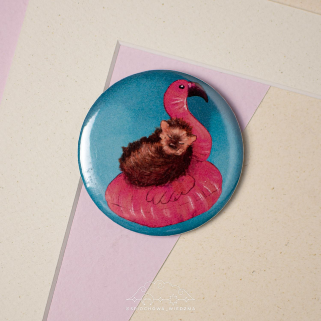 Jeż na gumowym flamingu | ZWIERZĘTA