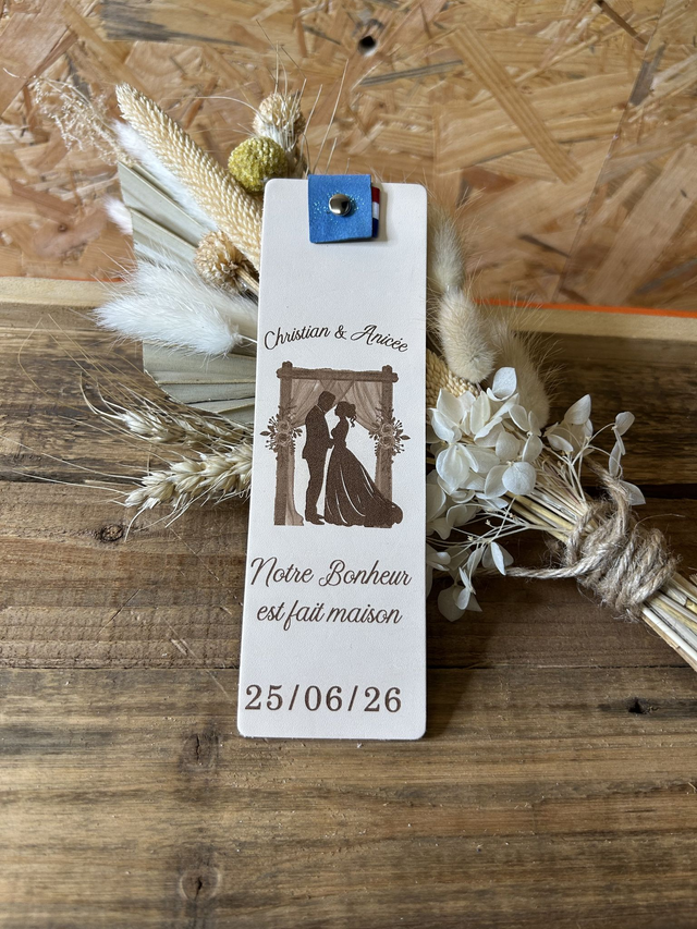 Marque page en cuir personnalisable -Cadeaux invité mariage
