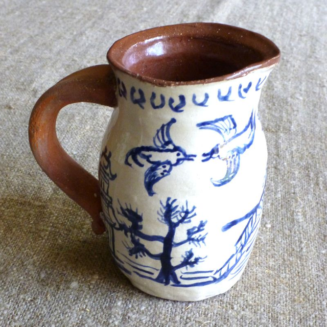 JBY90  Willow Pattern Jug by Jane Bisby, 16 x 12cm Red Earthenware