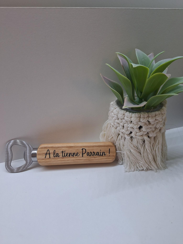 Decapsuleur en bois