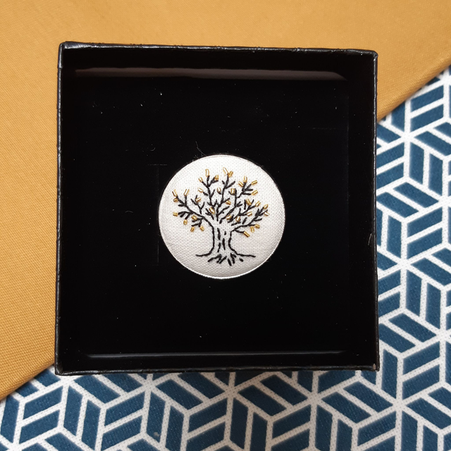 Broche Arbre de vie noir doré