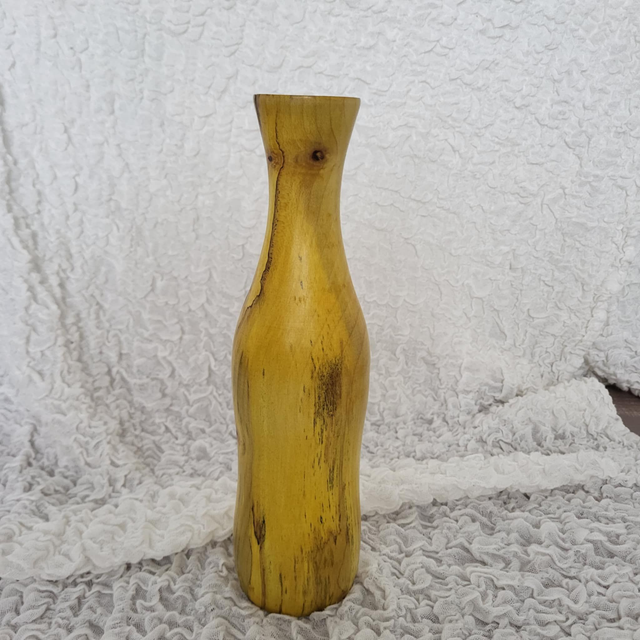 Vase en bois teinté Jaune