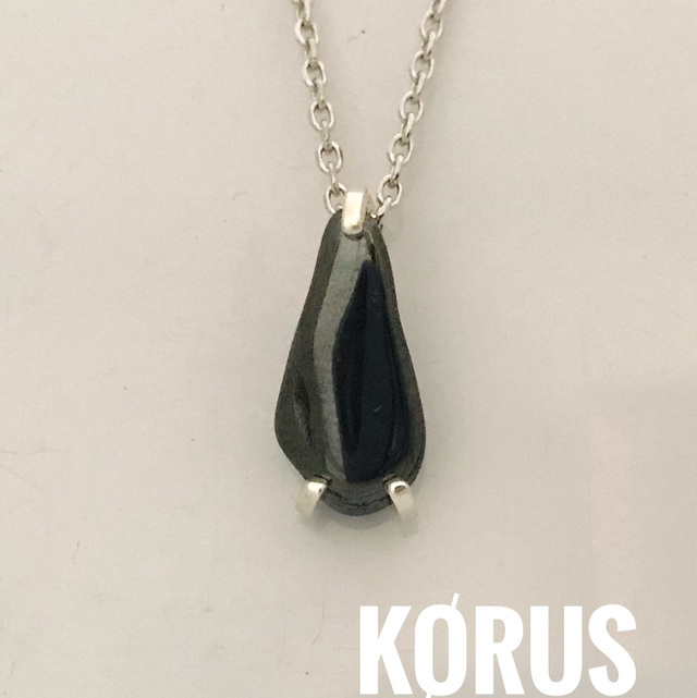 Pendentif Hematite 3 griffes 