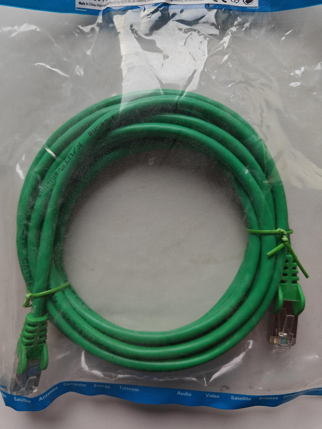 Vihreä Cat5e-verkkokaapeli 3m - VALUELINE