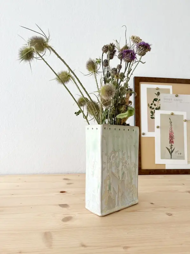 Vase artisanal en céramique signé