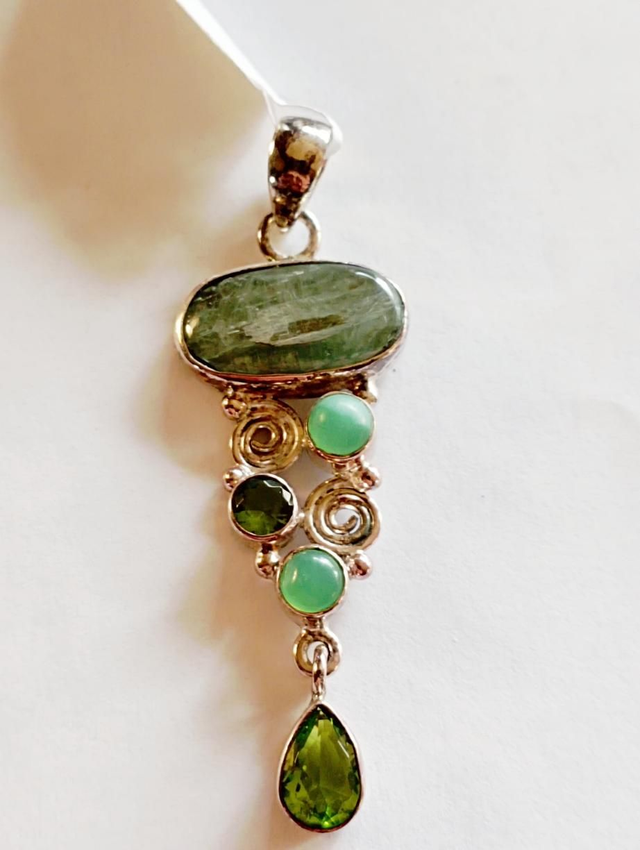 Pendentif argent Cyanite verte 