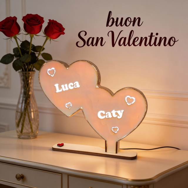 Lampada a due cuori con nomi e dettagli luminosi