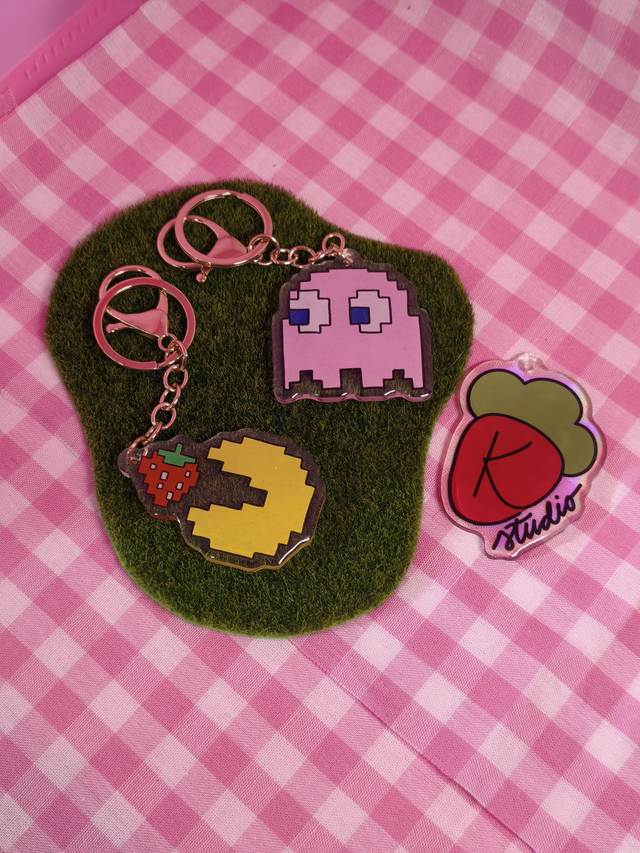 GAMING keychain - PacMan &amp; Ghost