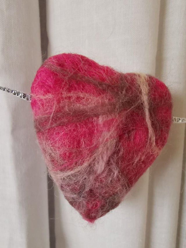 Felted heart garland 