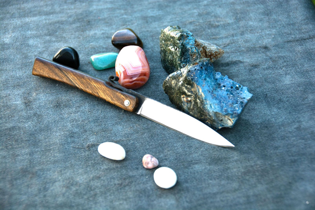 Piémontais forgé noyer