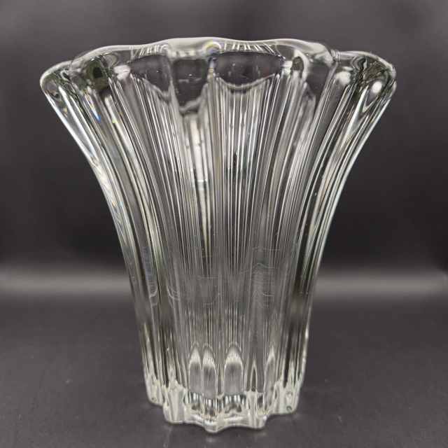 Vase trompette côtelé en cristal 