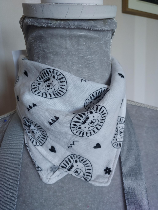 Schal Musselin Löwe