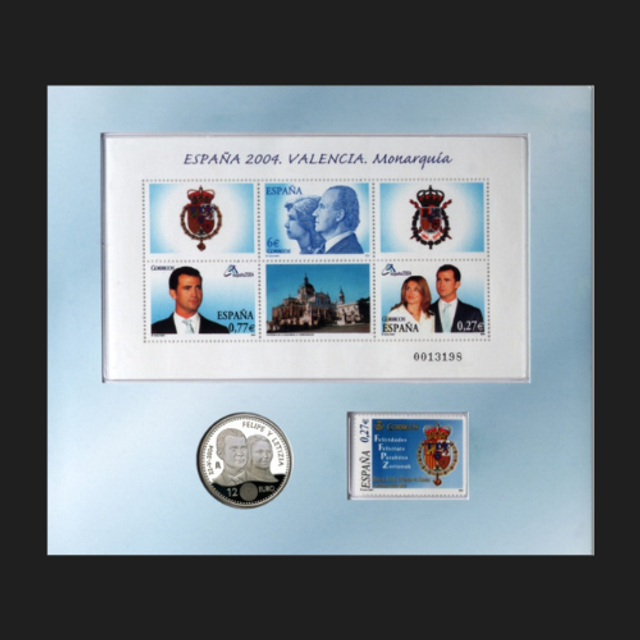 ESPAÑA 2004 CARPETA - CONMEMORACIÓN DE UN ACONTECIMIENTO HISTÓRICO: LA BODA REAL