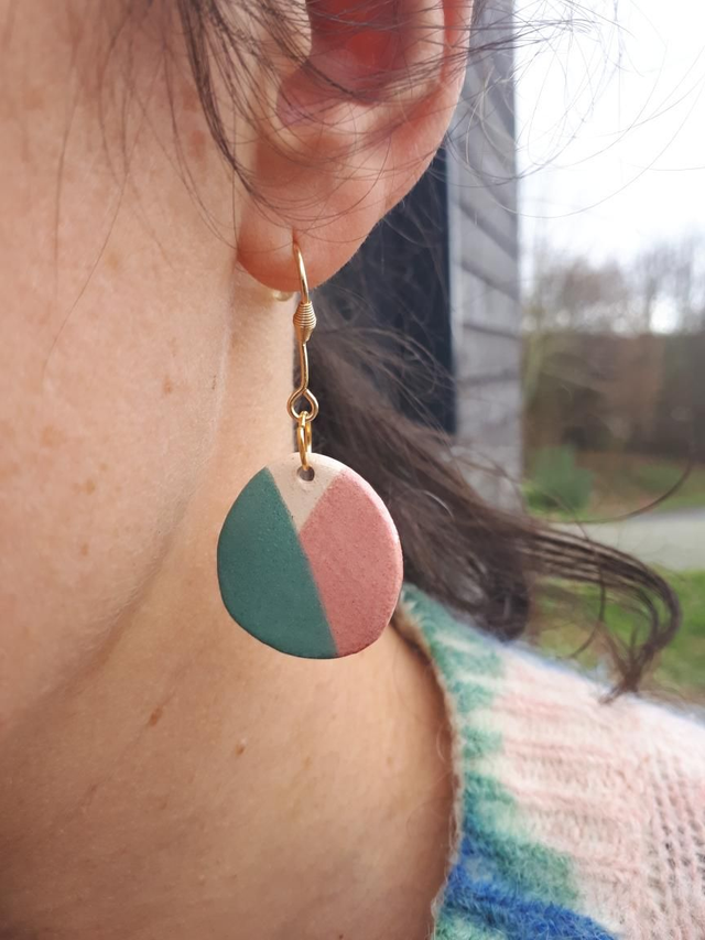 Boucles d&#039;oreilles bicolores 