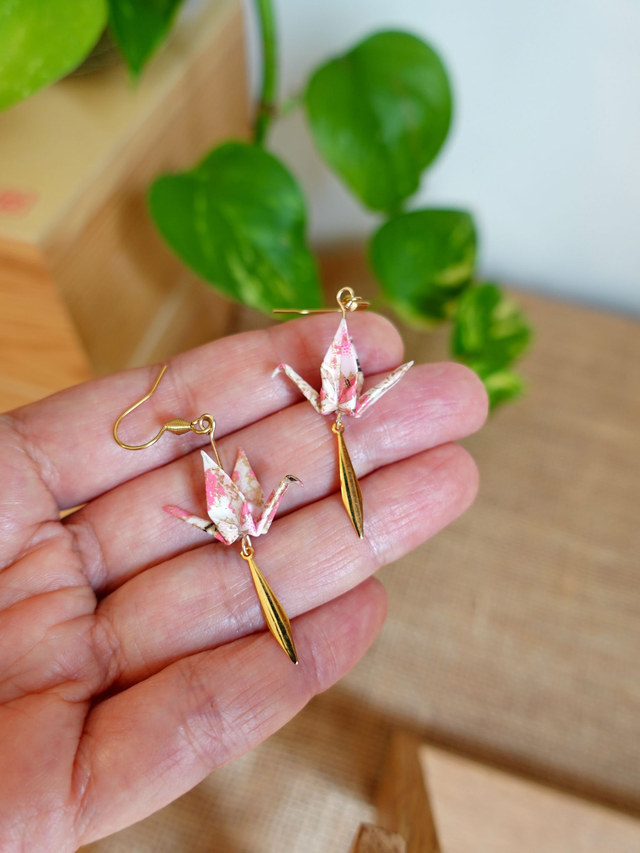 INOX doré / Origami grues, oiseaux / Papier japonais washi / Rose, Blanc, or/ Boucles d'oreilles origami /