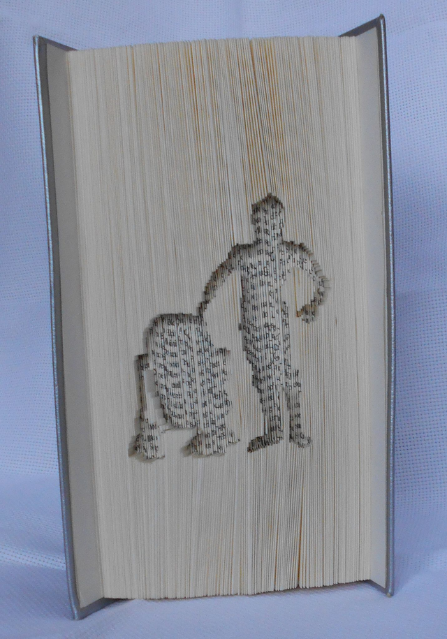 R2D2 et C3PO, sculpture sur livre