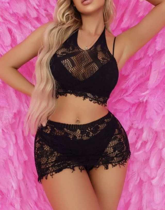 Conjunto de Top y Falda de Encaje