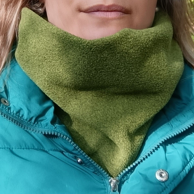 Snood vert mousse polaire uni