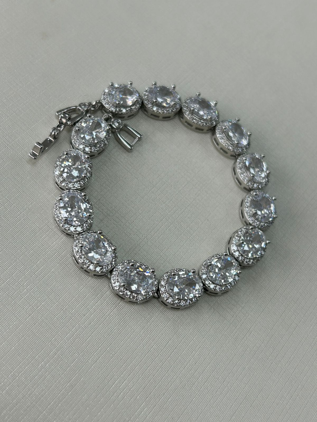 PULSEIRA FECHO JOIA BANHADO EM RÓDIO BRANCO COM PEDRAS OVAIS CRAVEJADO